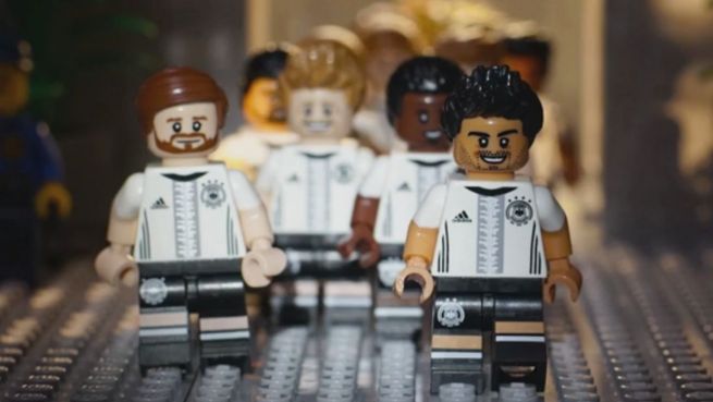 go to Große Stars ganz klein: Nationalelf als Lego-Edition